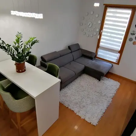 Lägenhet Nice Split Apartment With Underground Garage